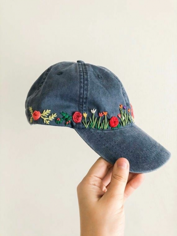 Cap with flowers
