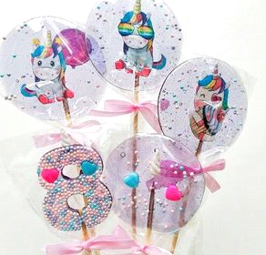 Sticky lollipops with decoration